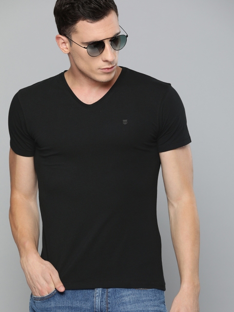 

Wrangler Men Black Solid V-Neck T-shirt