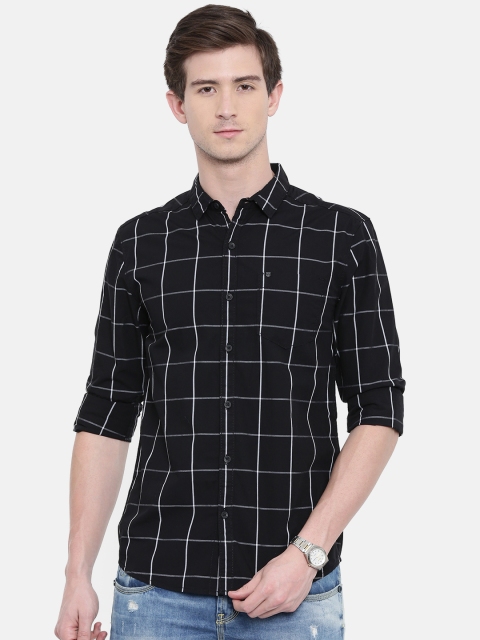 

Wrangler Men Black & White Slim Fit Checked Casual Shirt