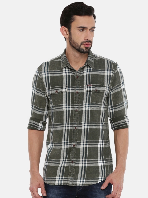 

Wrangler Men Olive Green Regular Fit Checked Casual Shirt
