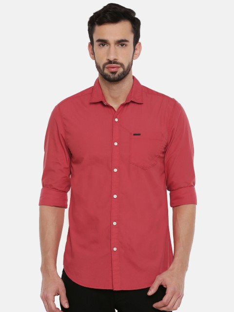 

Wrangler Men Red Slim Fit Solid Casual Shirt