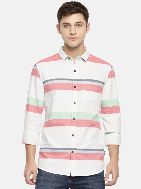 

Wrangler Men White & Red Slim Fit Striped Casual Shirt