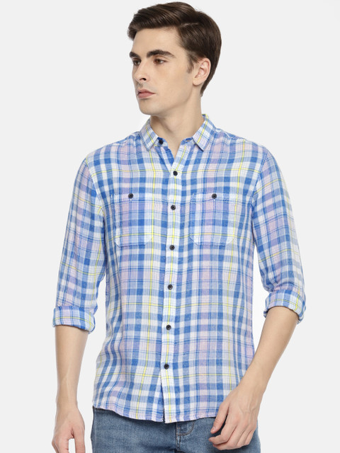 

Wrangler Men Blue & White Regular Fit Checked Casual Shirt