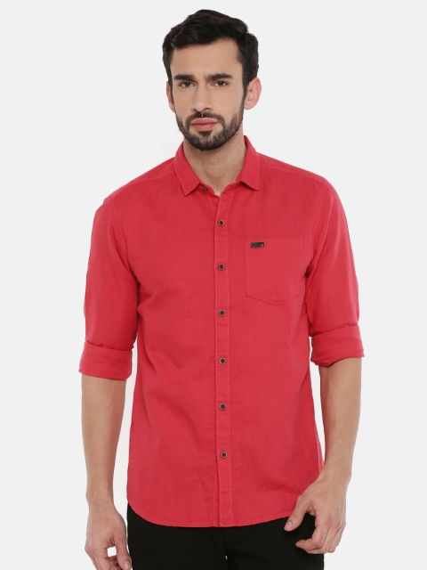 

Wrangler Men Red Regular Fit Solid Casual Shirt