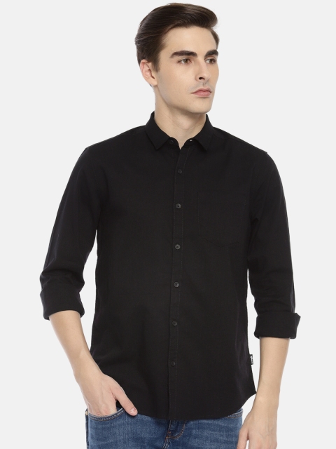 

Wrangler Men Black Regular Fit Solid Casual Shirt
