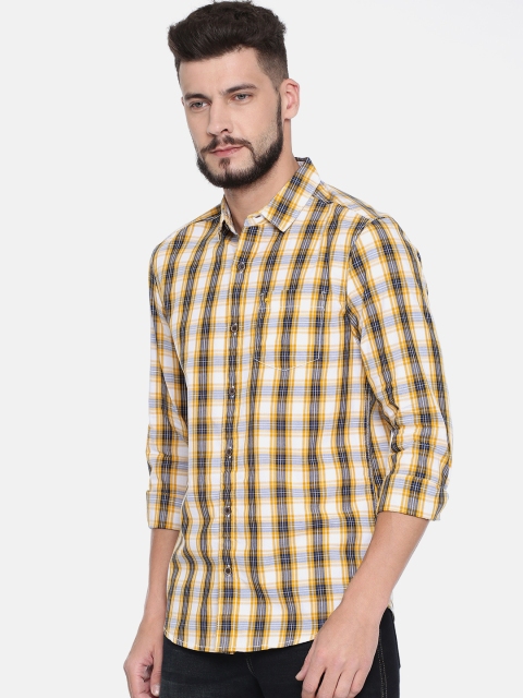 

Wrangler Men Yellow & White Regular Fit Checked Casual Shirt