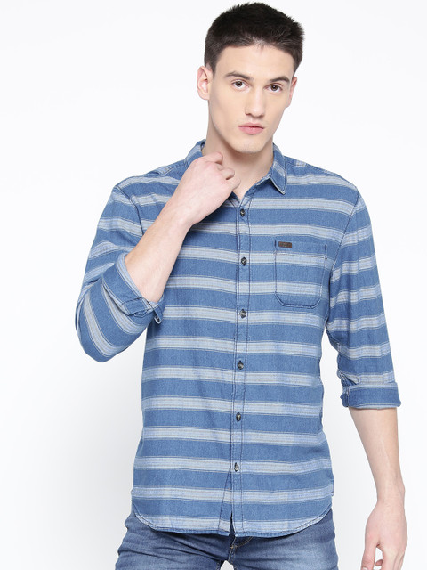 

Wrangler Men Blue & Off-White Slim Fit Striped Denim Casual Shirt