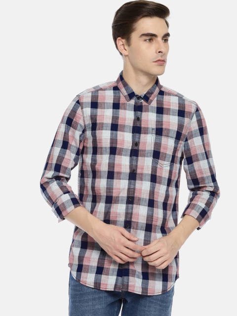 

Wrangler Men Navy Blue & Red Slim Fit Checked Casual Shirt