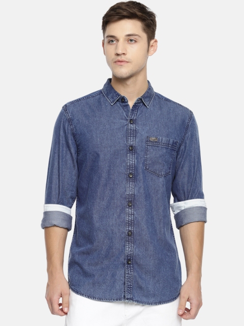 

Wrangler Men Blue Regular Fit Faded Casual Denim Shirt