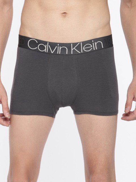 

Calvin Klein Underwear Men Black Low Rise Solid Trunks NB15654XN