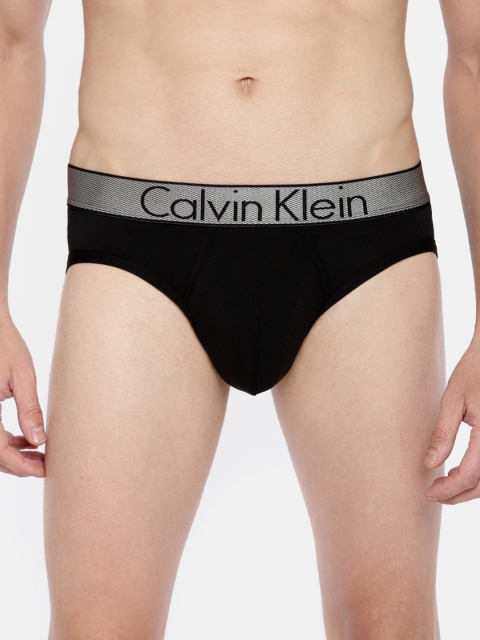 

Calvin Klein Underwear Men Black Solid Briefs NB1294001