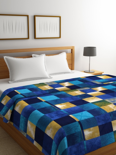

CORE Designed by SPACES Navy Blue Geometric AC Room 150 GSM Double Bed Quilt