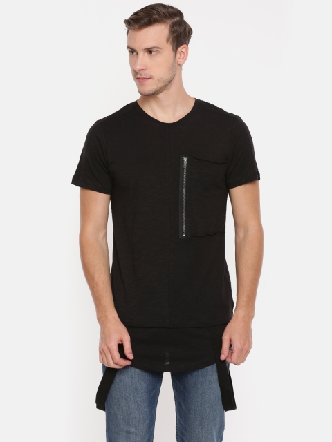 

SKULT by Shahid Kapoor Men Black Solid Round Neck T-shirt
