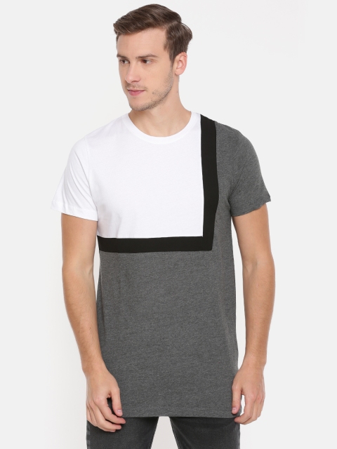 

SKULT by Shahid Kapoor Men Grey Colourblocked Round Neck T-shirt