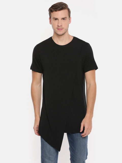 

SKULT by Shahid Kapoor Men Black Solid Round Neck T-shirt