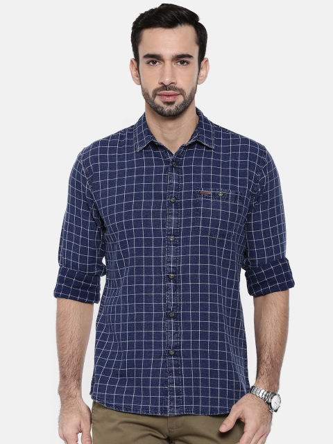 

Wrangler Men Navy Blue Regular Fit Checked Casual Shirt