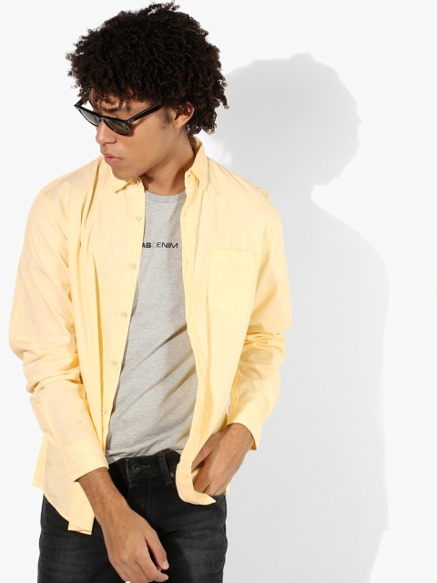 

Wrangler Men Yellow Solid Casual Shirt
