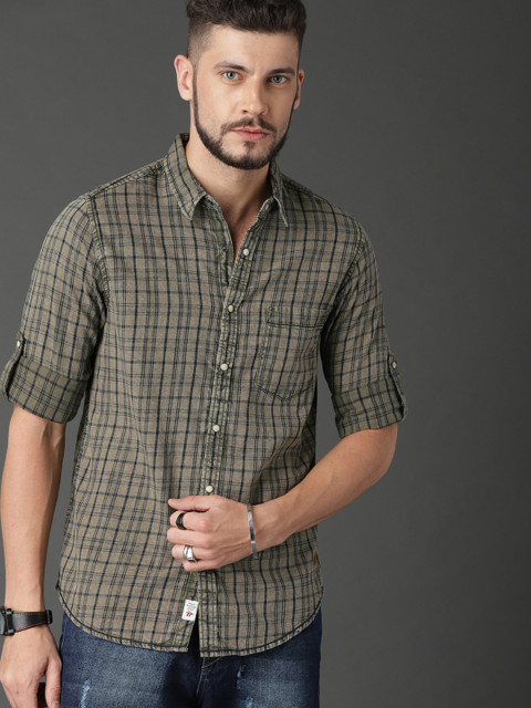 

Roadster Men Olive Green & Navy Blue Regular Fit Checked Sulphur Faded Shirt