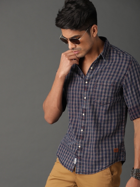 

Roadster Men Blue & Olive Green Checked Casual Shirt