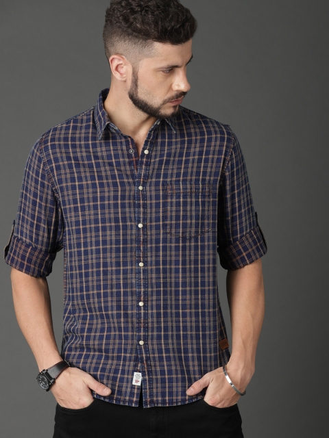 

Roadster Men Navy Blue & Brown Regular Fit Checked Casual Shirt