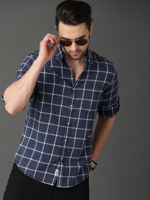 

Roadster Men Blue & White Regular Fit Printed Casual Shirt