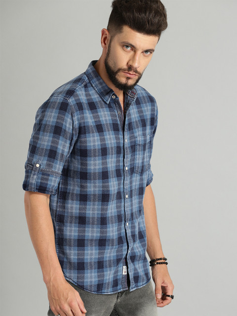 

Roadster Men Blue Regular Fit Checked Casual Shirt
