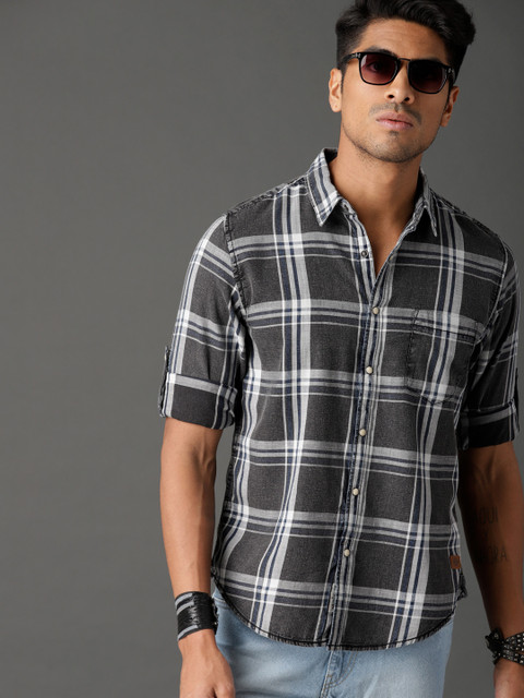 

Roadster Men Charcoal Grey & White Faded Wash Checked Casual Shirt
