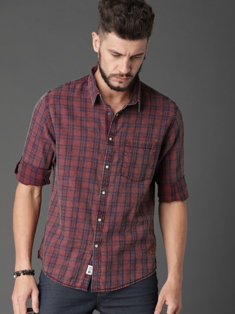 

Roadster Men Rust Red & Blue Colored Indigo Check Casual Shirt