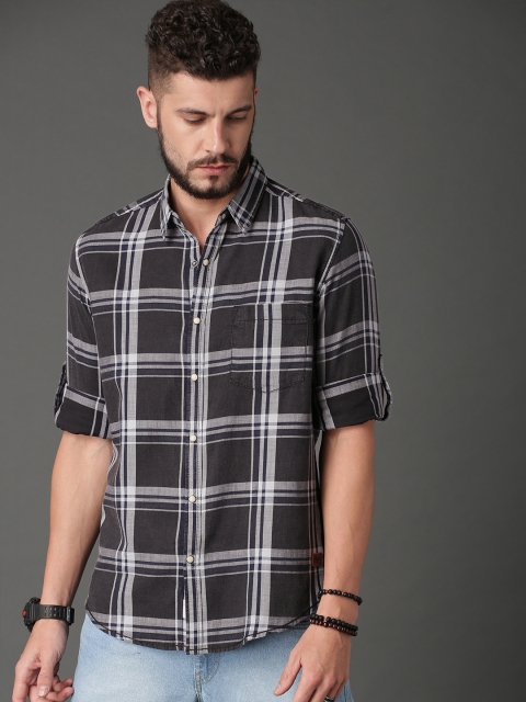 

Roadster Men Charcoal Grey & Navy Blue Faded Wash Checked Casual Shirt