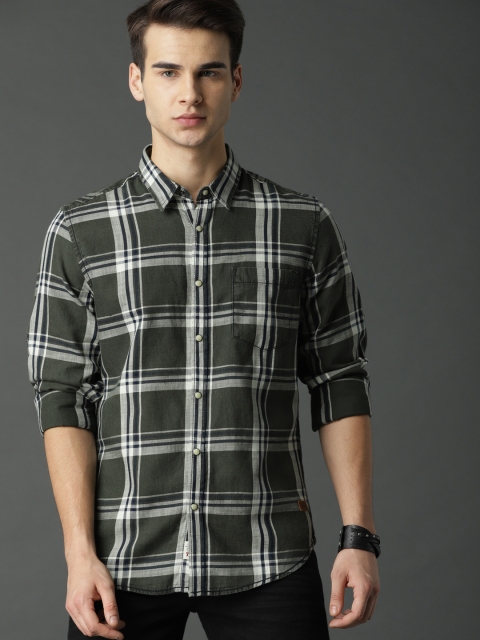 

Roadster Men Olive Green & Grey Regular Fit Checked Casual Shirt