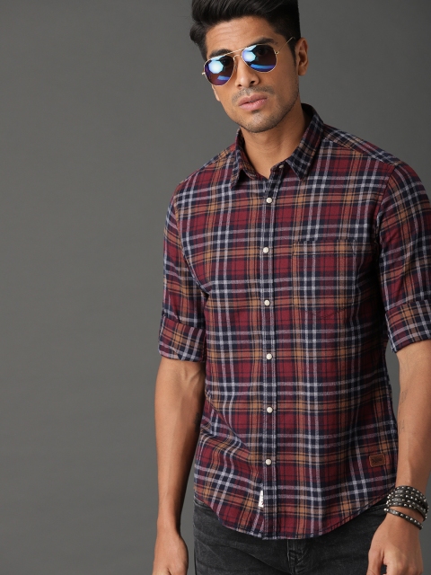 

Roadster Men Red & Mustard Yellow Regular Fit Checked Casual Shirt