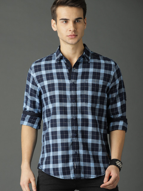 

Roadster Men Navy Blue Regular Fit Checked Casual Shirt