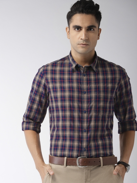 

Indian Terrain Men Beige & Navy Blue Regular Fit Checked Casual Shirt