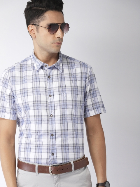 

Indian Terrain Men Blue & White Slim Fit Checked Casual Shirt