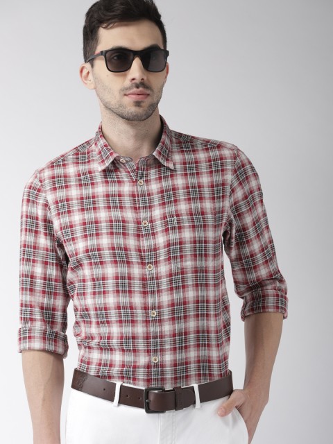 

Indian Terrain Men Red Chiseled Slim Fit Checked Casual Shirt