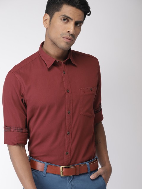 

Indian Terrain Men Red Slim Fit Solid Smart Casual Shirt, Teal