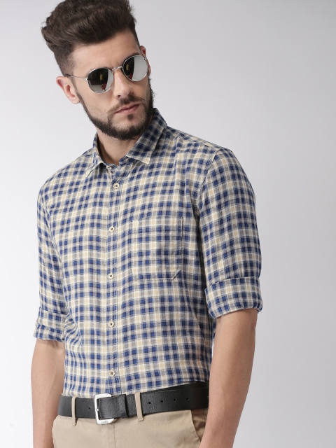 

Indian Terrain Men Navy Blue & Yellow Chiseled Slim Fit Checked Chiseled Casual Shirt