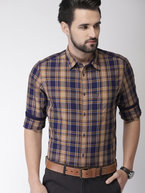 

Indian Terrain Men Navy Blue & Beige Chiseled Slim Fit Checked Casual Shirt