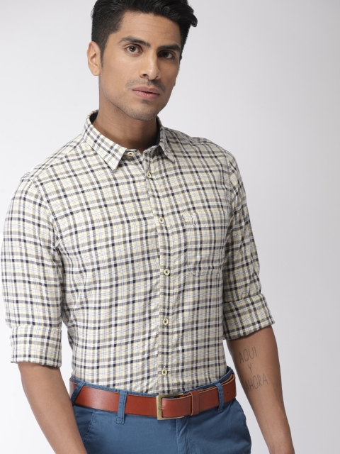 

Indian Terrain Men White & Navy Blue Chiseled Slim Fit Checked Casual Shirt
