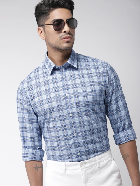 

Indian Terrain Men Blue Chiseled Slim Fit Checked Casual Shirt