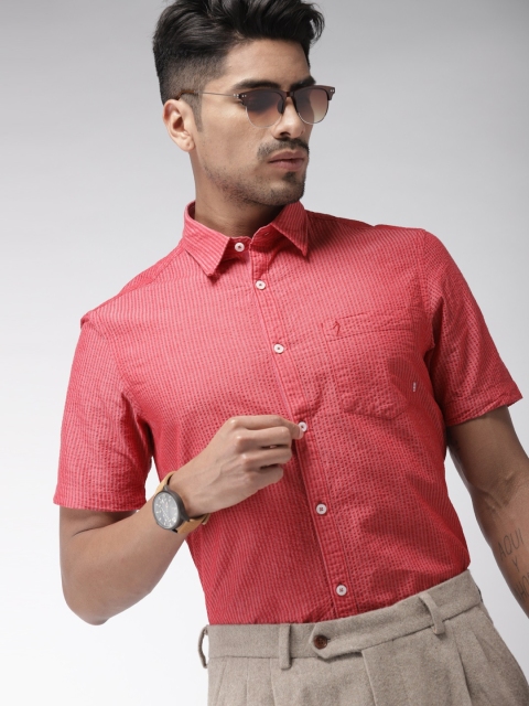 

Indian Terrain Men Red Slim Fit Striped Casual Shirt