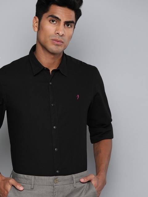 

Indian Terrain Men Black Slim Fit Solid Smart Casual Shirt