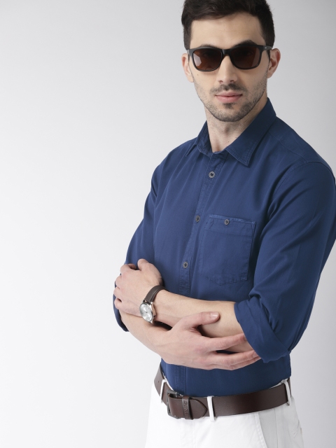 

Indian Terrain Men Blue Regular Fit Solid Casual Shirt