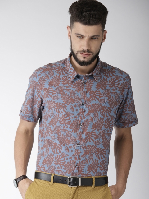 

Indian Terrain Men Blue & Maroon Regular Fit Printed Casual Shirt