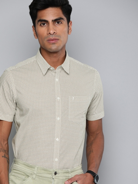 

Indian Terrain Men Off-White & Beige Slim Fit Printed Smart Casual Shirt