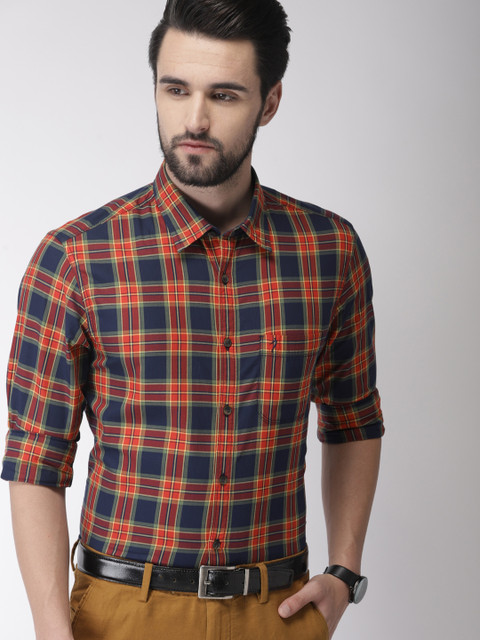 

Indian Terrain Men Red & Navy Blue Chiseled Slim Fit Checked Casual Shirt