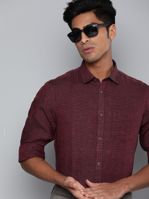 

Indian Terrain Men Maroon & White Slim Fit Checked Smart Casual Linen Shirt