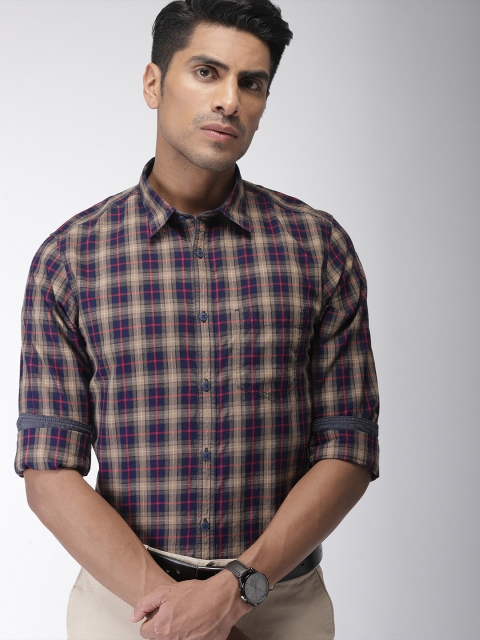 

Indian Terrain Men Beige & Navy Blue Chiseled Slim Fit Checked Semiformal Shirt