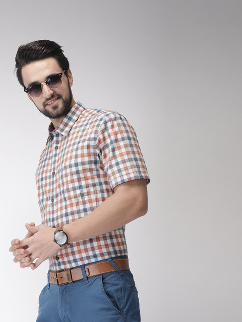 

Indian Terrain Men White & Blue Regular Fit Checked Casual Shirt