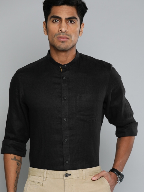 

Indian Terrain Men Black Slim Fit Solid Linen Smart Casual Shirt