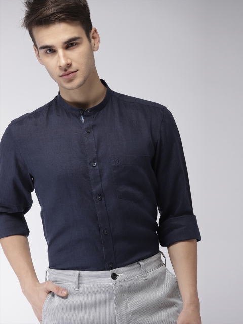 

Indian Terrain Men Navy Blue Linen Regular Fit Solid Smart Casual Shirt